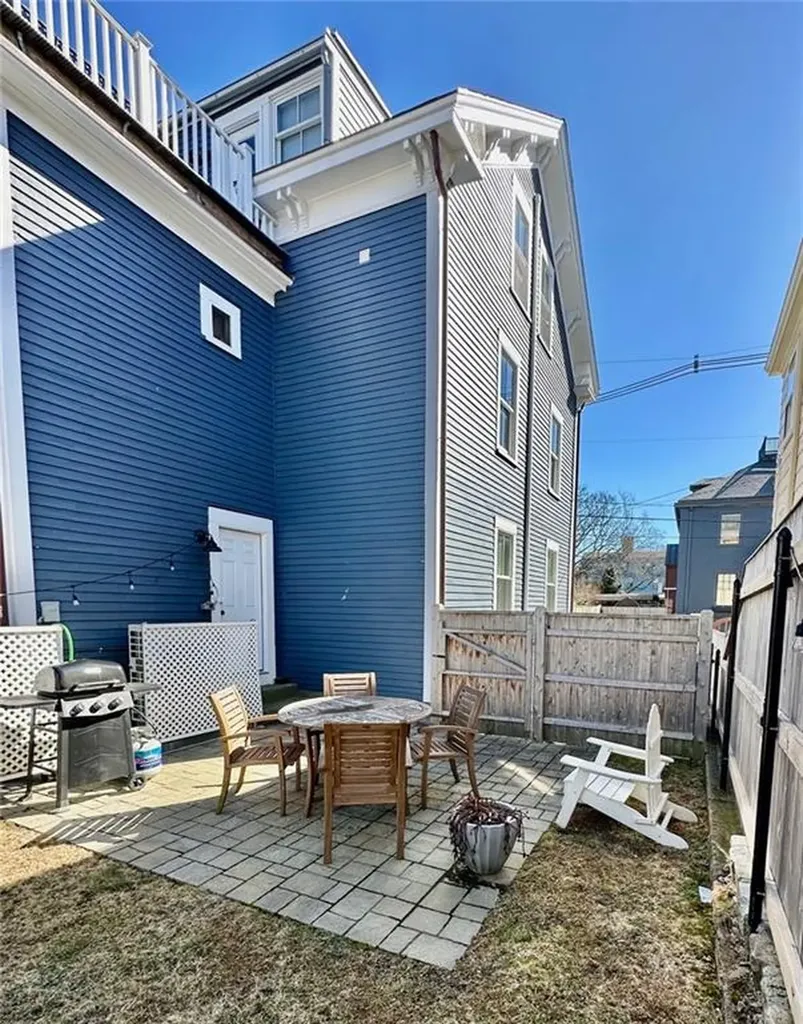 35 Elm Street Newport RI 02840