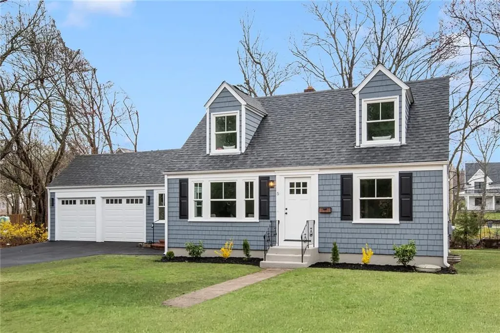 5 Eugene Street East Greenwich RI 02818