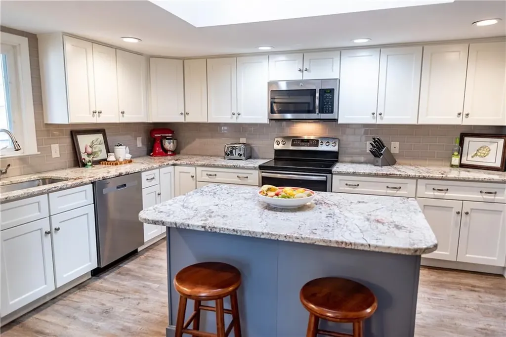 28 Riverview Avenue Smithfield RI 02917