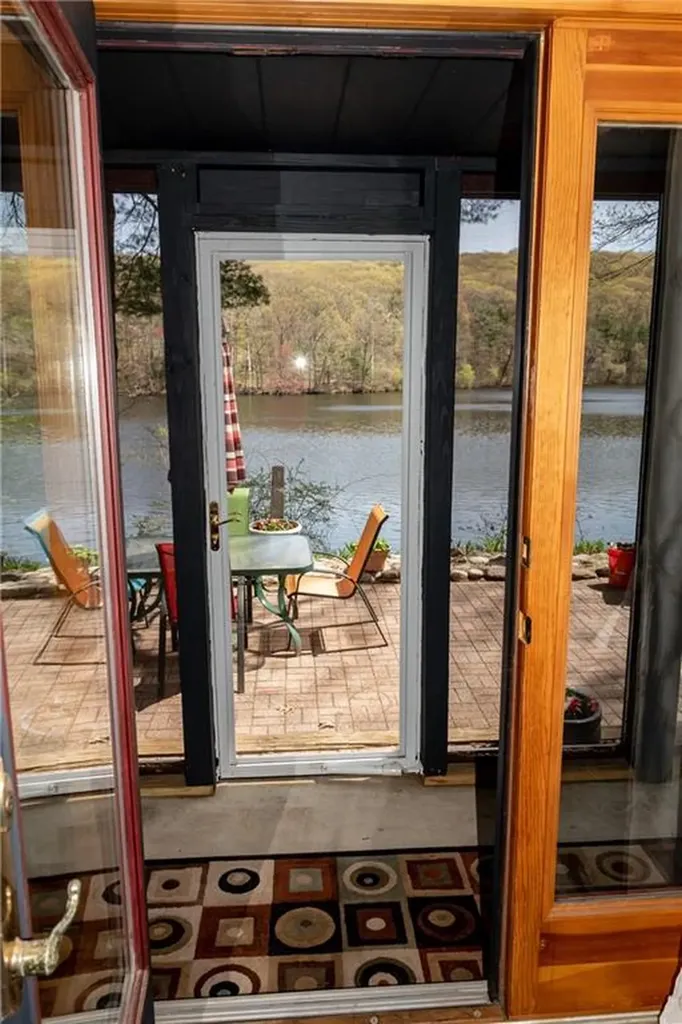 28 Riverview Avenue Smithfield RI 02917