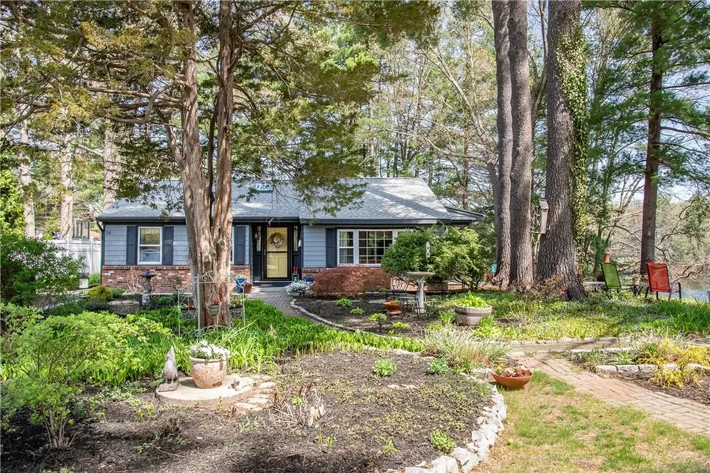 28 Riverview Avenue Smithfield RI 02917