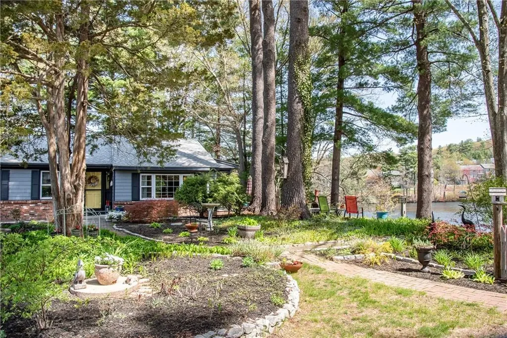 28 Riverview Avenue Smithfield RI 02917