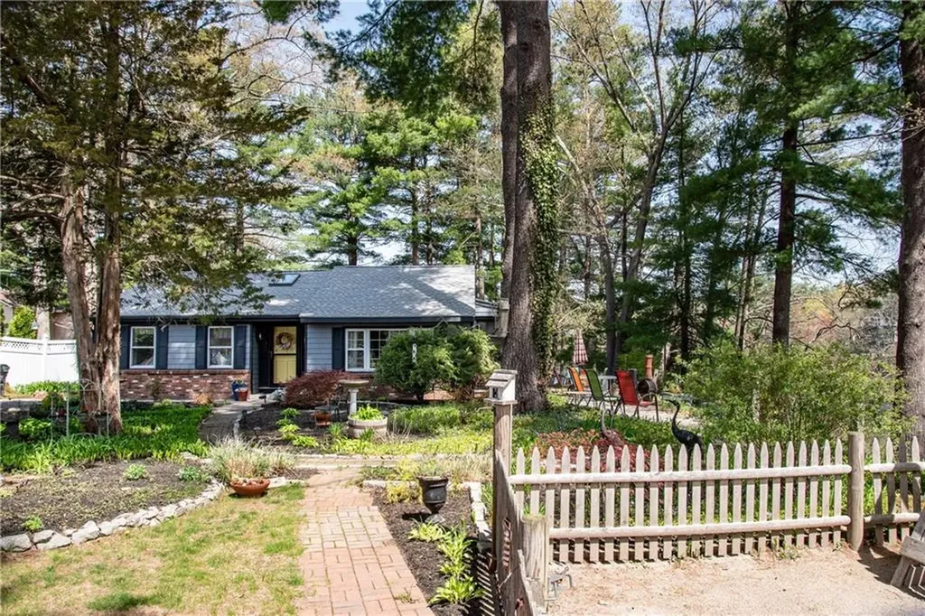 28 Riverview Avenue Smithfield RI 02917