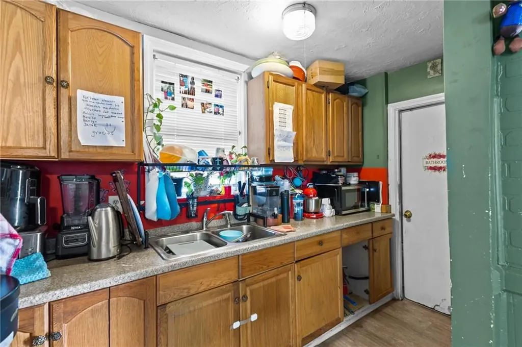 382 384 Manton Avenue Providence RI 02909