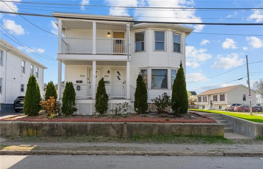 214 Kenyon Avenue Pawtucket RI 02861
