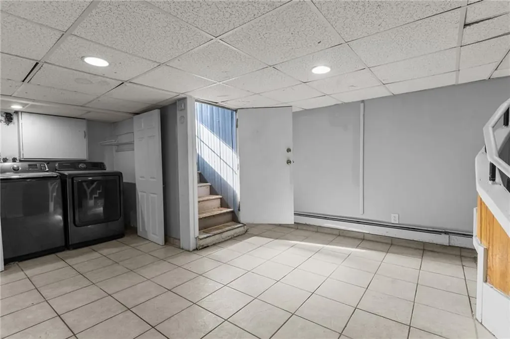 214 Kenyon Avenue Pawtucket RI 02861