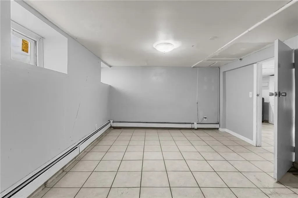 214 Kenyon Avenue Pawtucket RI 02861