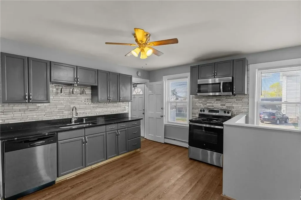 214 Kenyon Avenue Pawtucket RI 02861