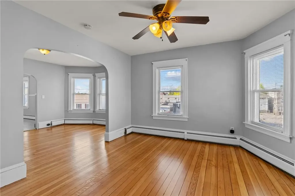 214 Kenyon Avenue Pawtucket RI 02861