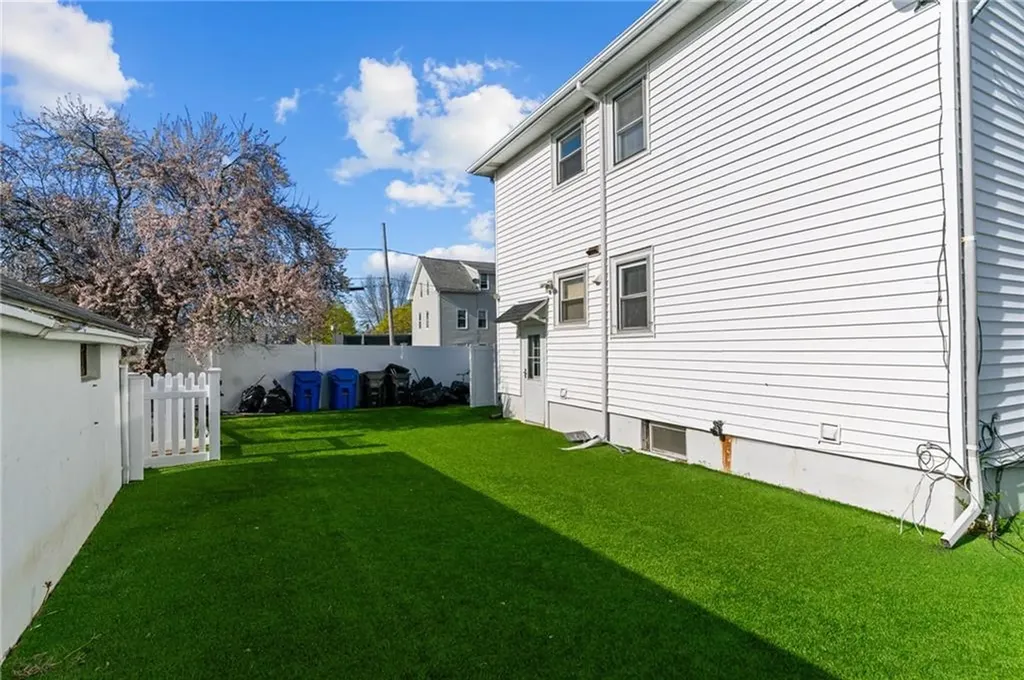 214 Kenyon Avenue Pawtucket RI 02861