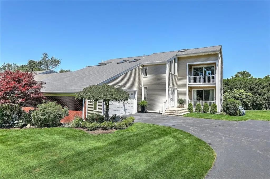 9 Hanley Farm Road Warren RI 02885