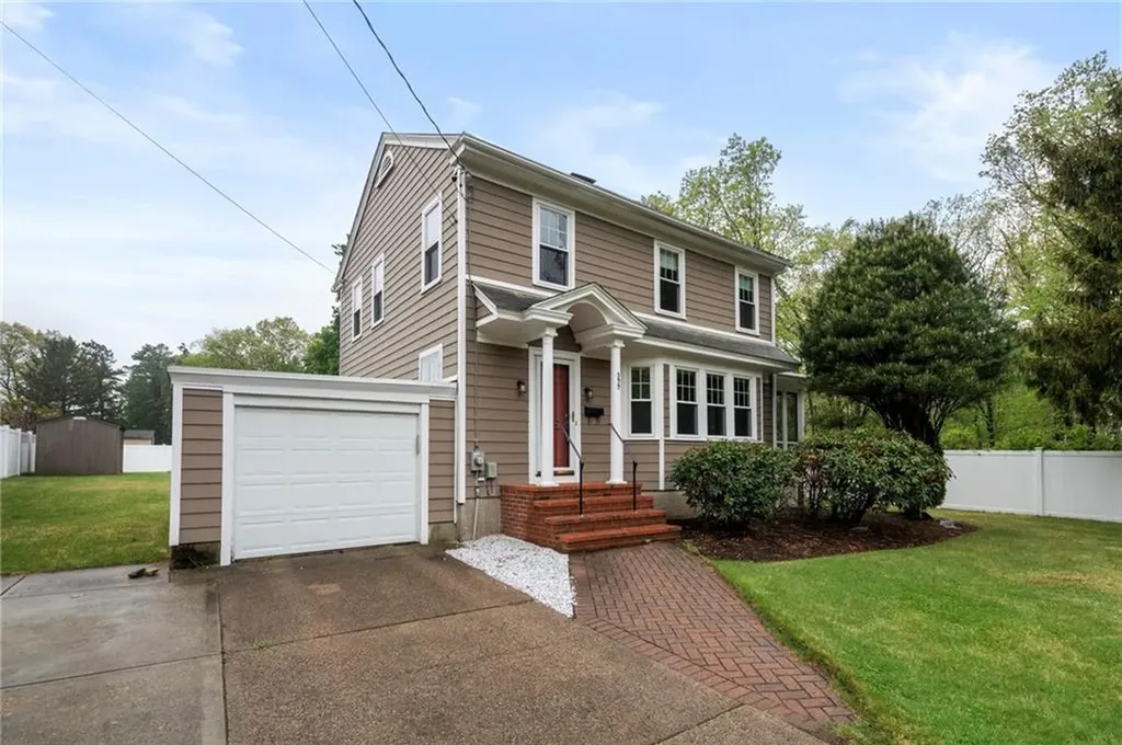 399 Smithfield Road North Smithfield RI 02896