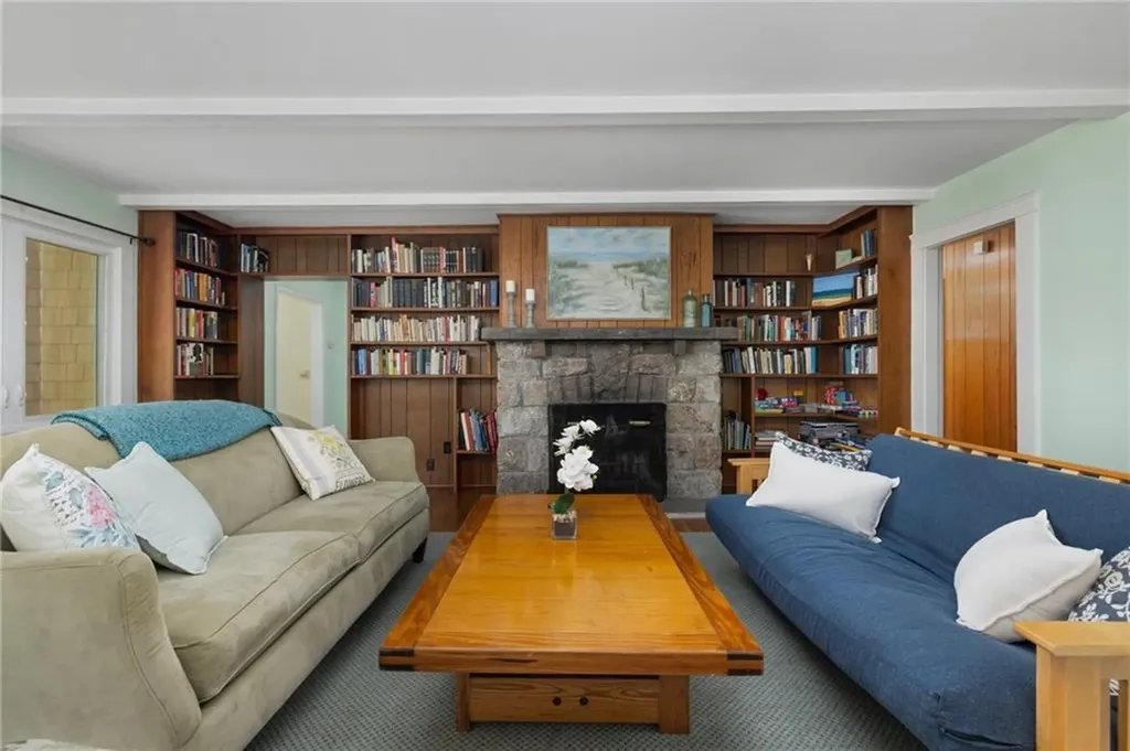 39 Highland Avenue Narragansett RI 02882