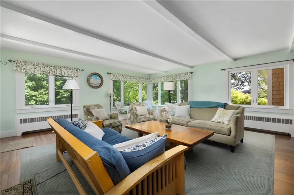 39 Highland Avenue Narragansett RI 02882