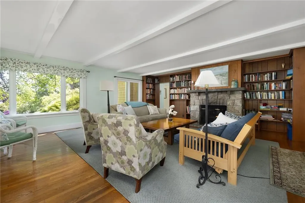39 Highland Avenue Narragansett RI 02882