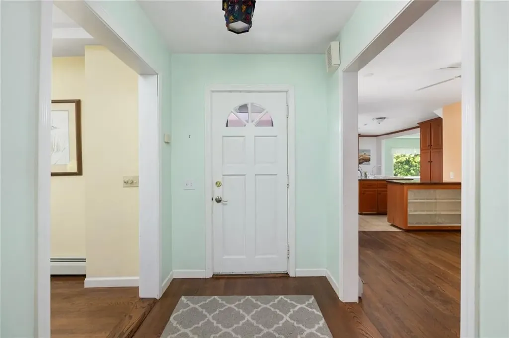 39 Highland Avenue Narragansett RI 02882