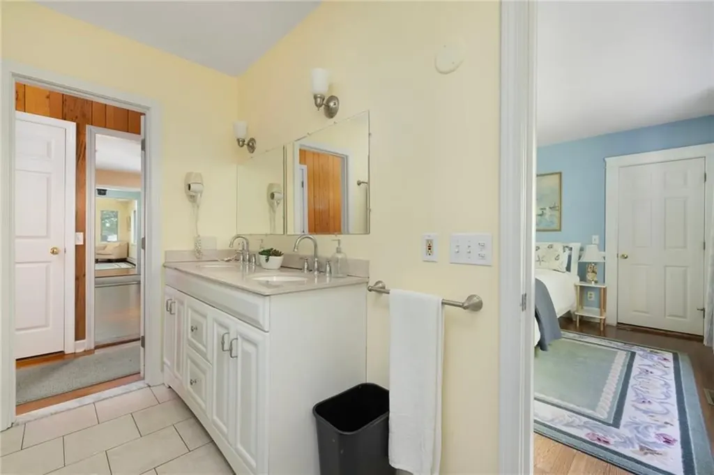 39 Highland Avenue Narragansett RI 02882