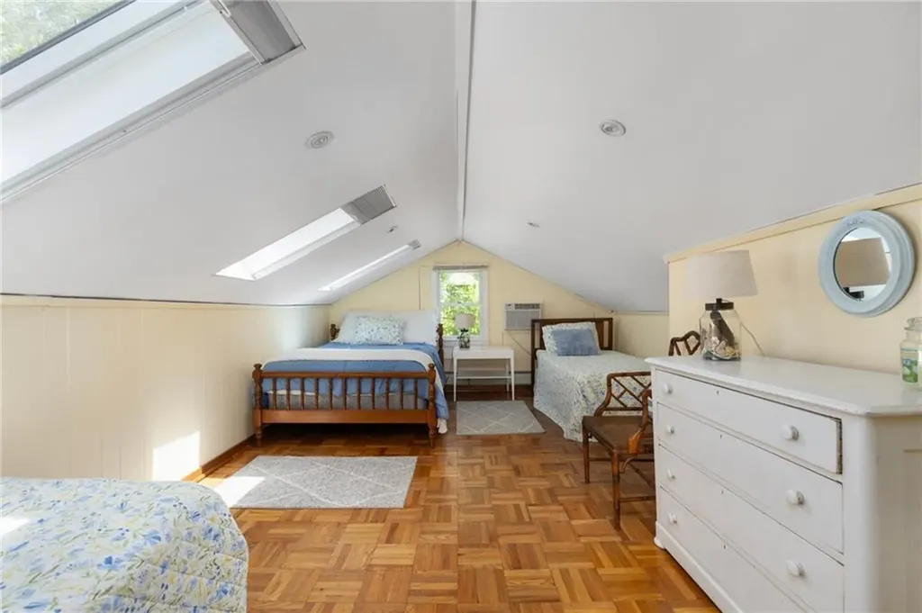39 Highland Avenue Narragansett RI 02882