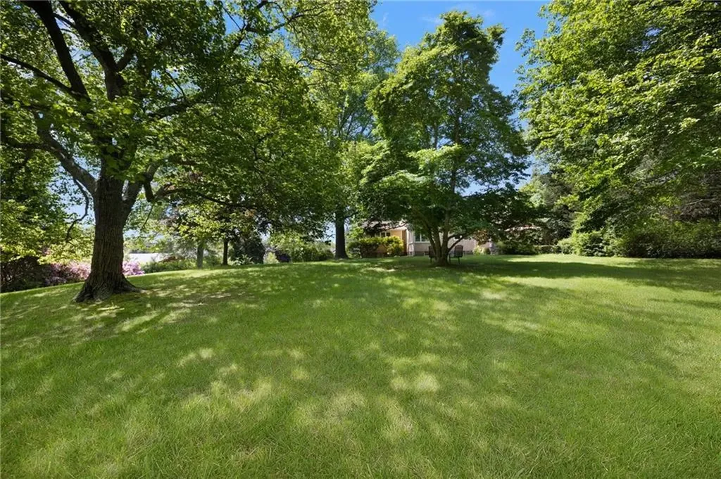 39 Highland Avenue Narragansett RI 02882