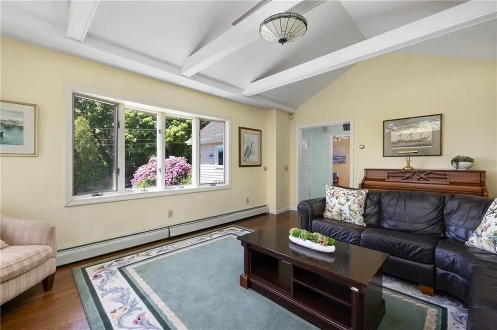 39 Highland Avenue Narragansett RI 02882