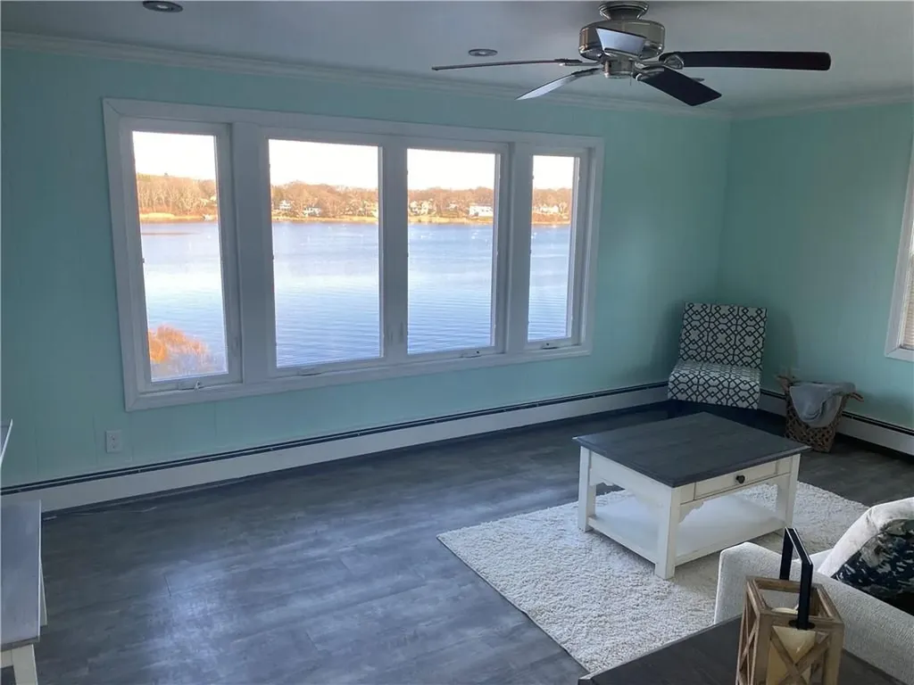 195 Arnolds Neck Drive Warwick RI 02886