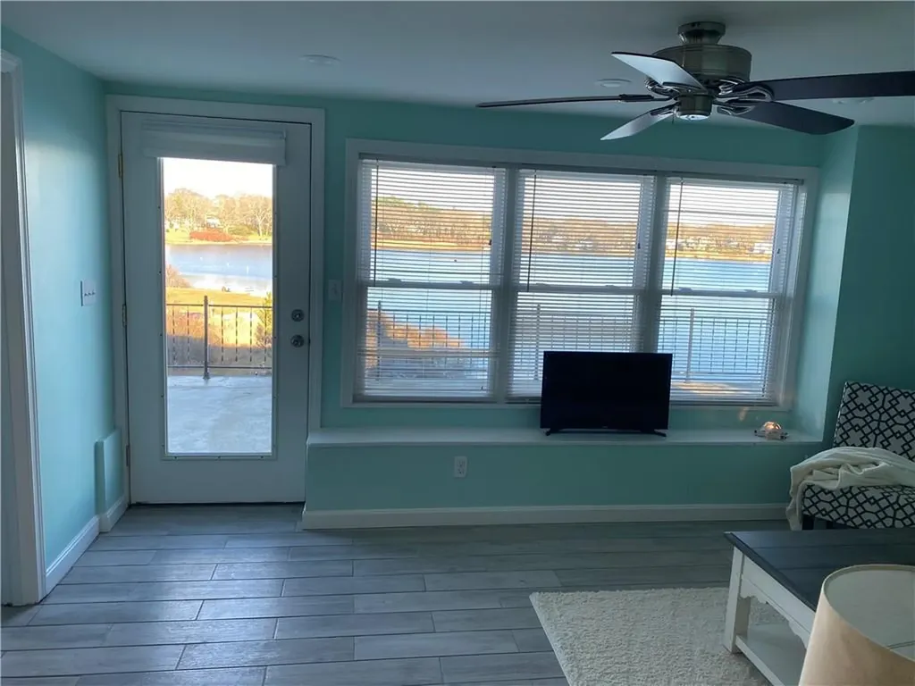 195 Arnolds Neck Drive Warwick RI 02886