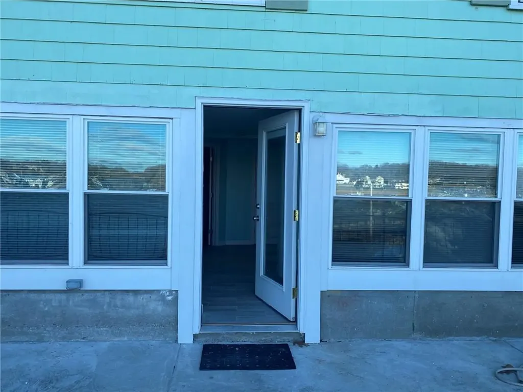 195 Arnolds Neck Drive Warwick RI 02886