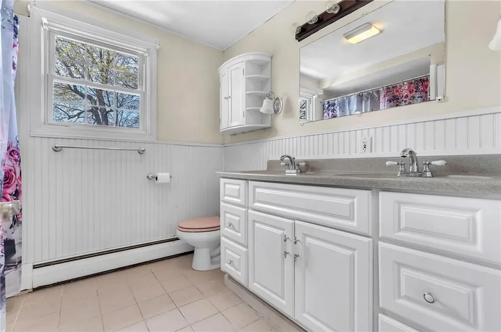 105 Quaker Drive West Warwick RI 02893