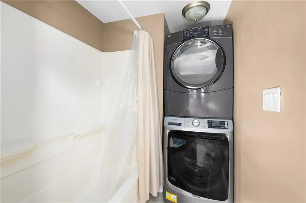 60 Greylawn Avenue Warwick RI 02889