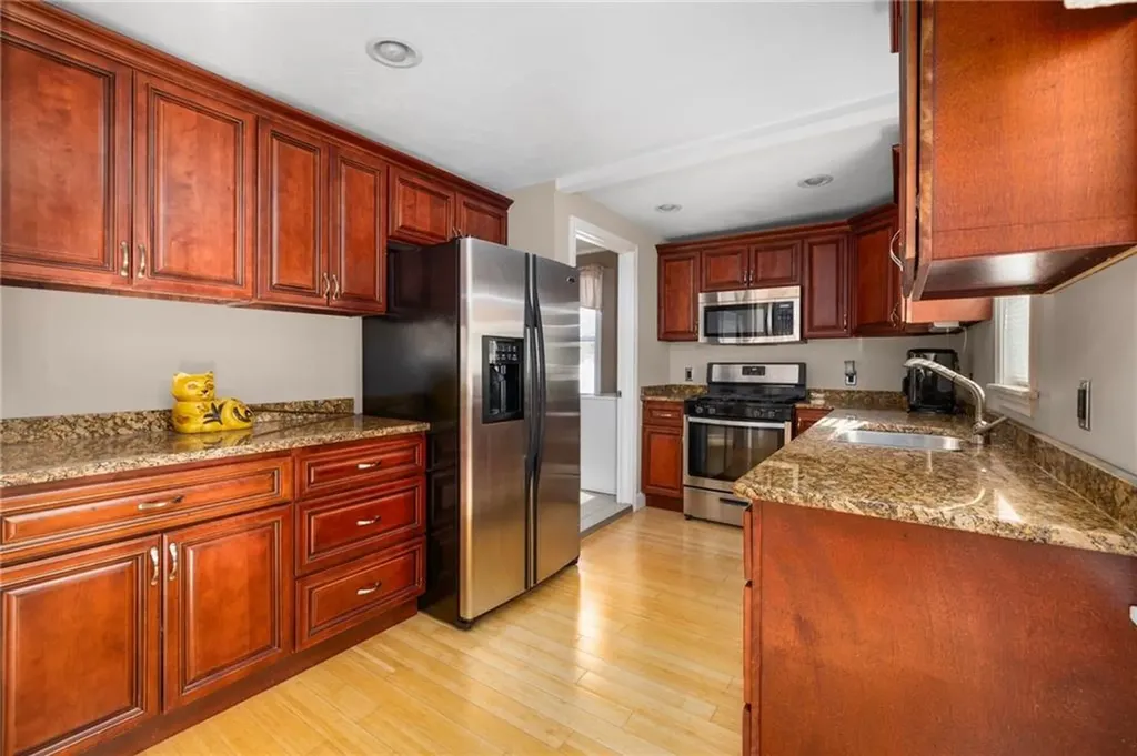 60 Greylawn Avenue Warwick RI 02889