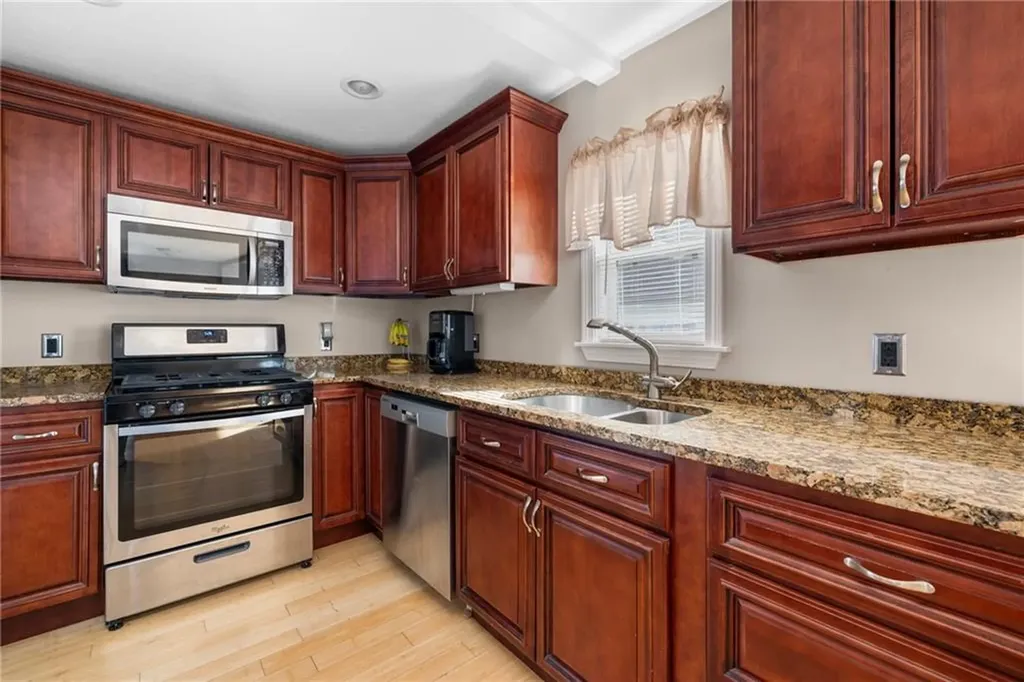 60 Greylawn Avenue Warwick RI 02889