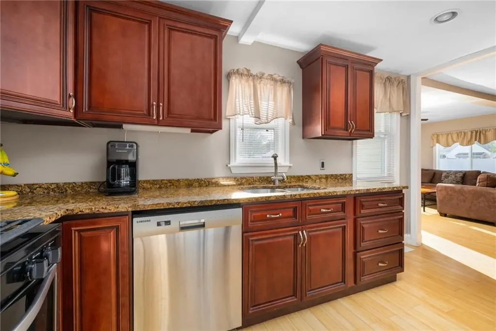 60 Greylawn Avenue Warwick RI 02889