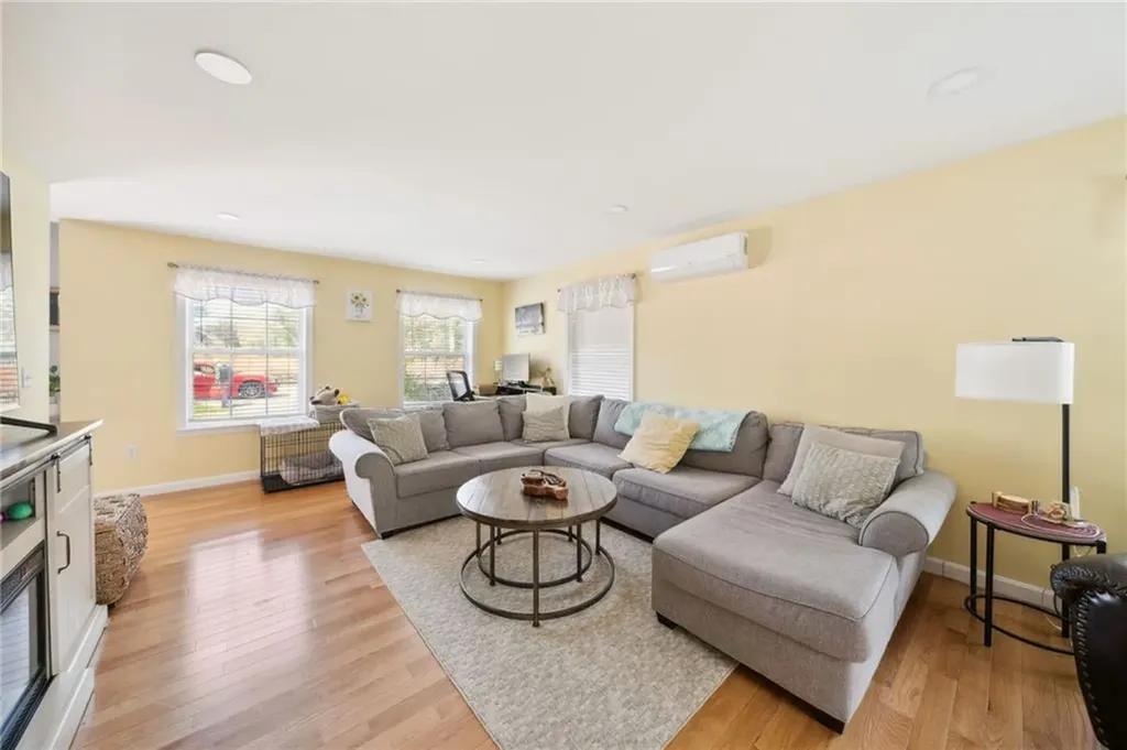2 Kennedy Road Foster RI 02825