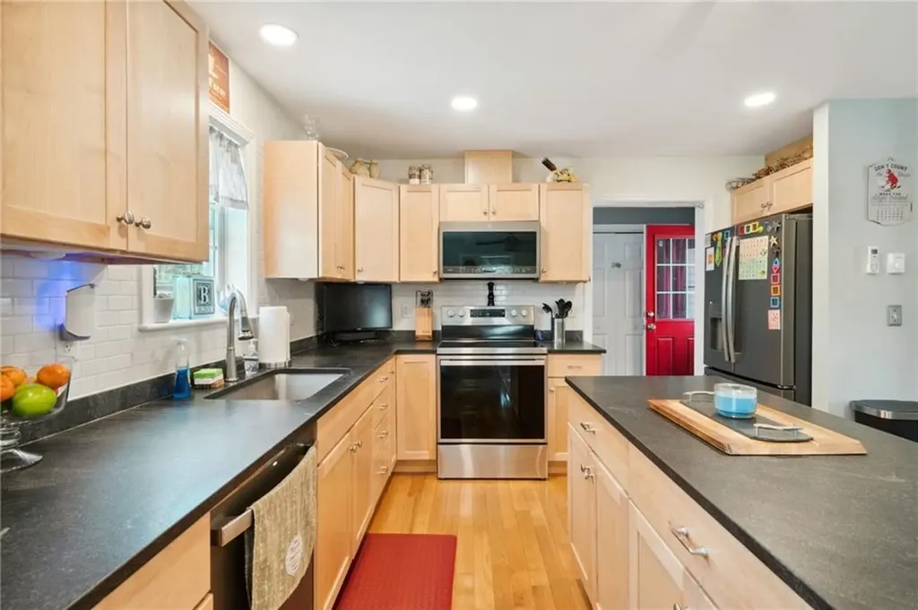 2 Kennedy Road Foster RI 02825