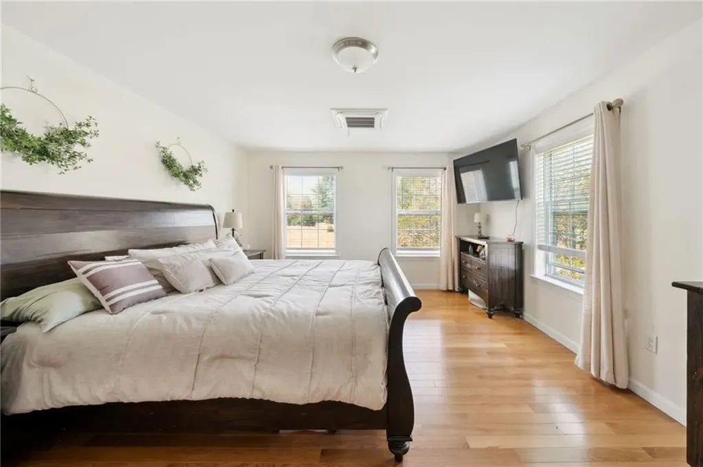 2 Kennedy Road Foster RI 02825