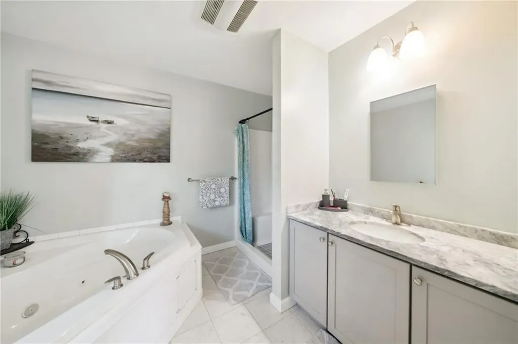 2 Kennedy Road Foster RI 02825