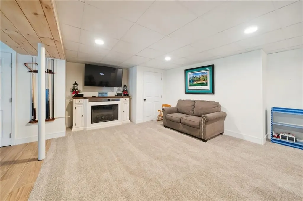 2 Kennedy Road Foster RI 02825