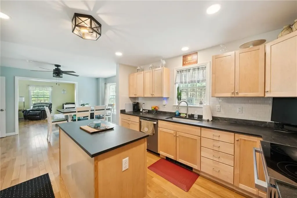 2 Kennedy Road Foster RI 02825