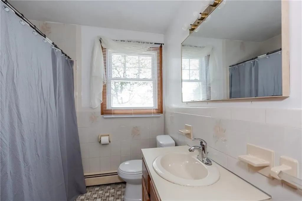 23 Oak Grove Boulevard North Providence RI 02911