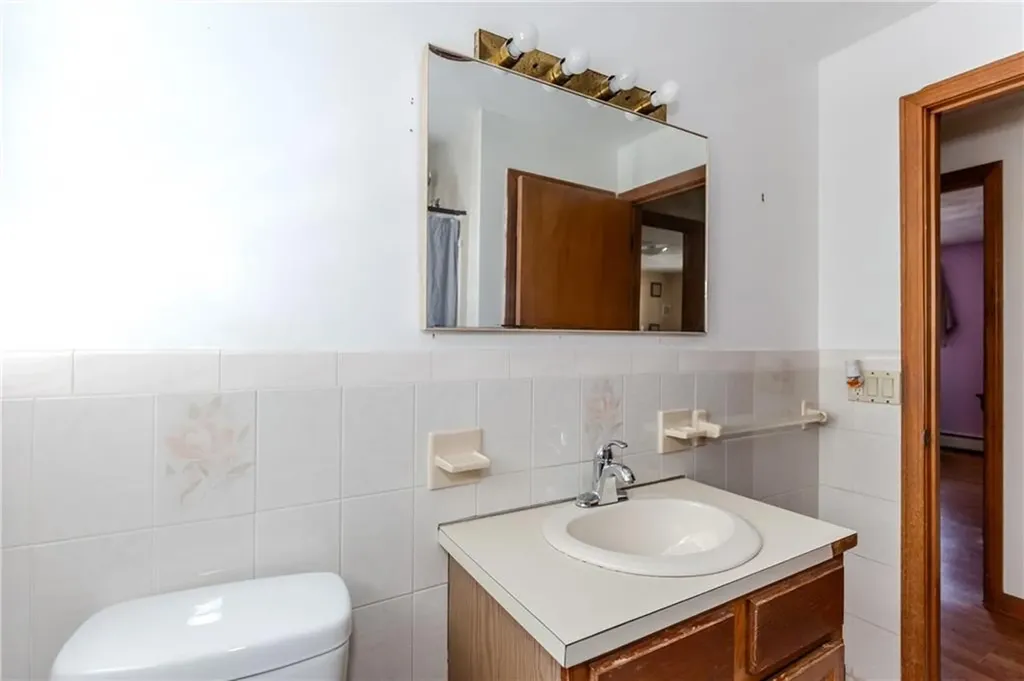 23 Oak Grove Boulevard North Providence RI 02911