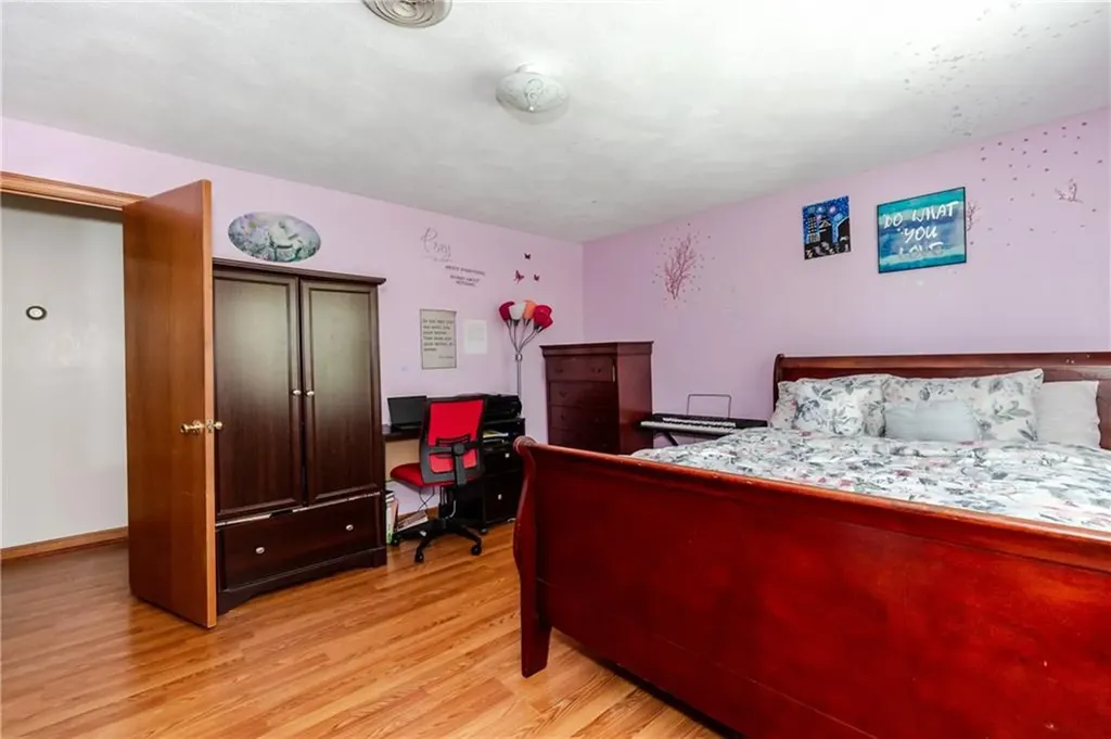 23 Oak Grove Boulevard North Providence RI 02911