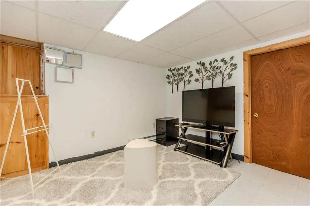 23 Oak Grove Boulevard North Providence RI 02911