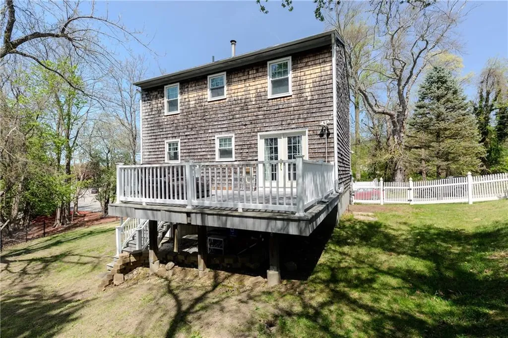 23 Oak Grove Boulevard North Providence RI 02911