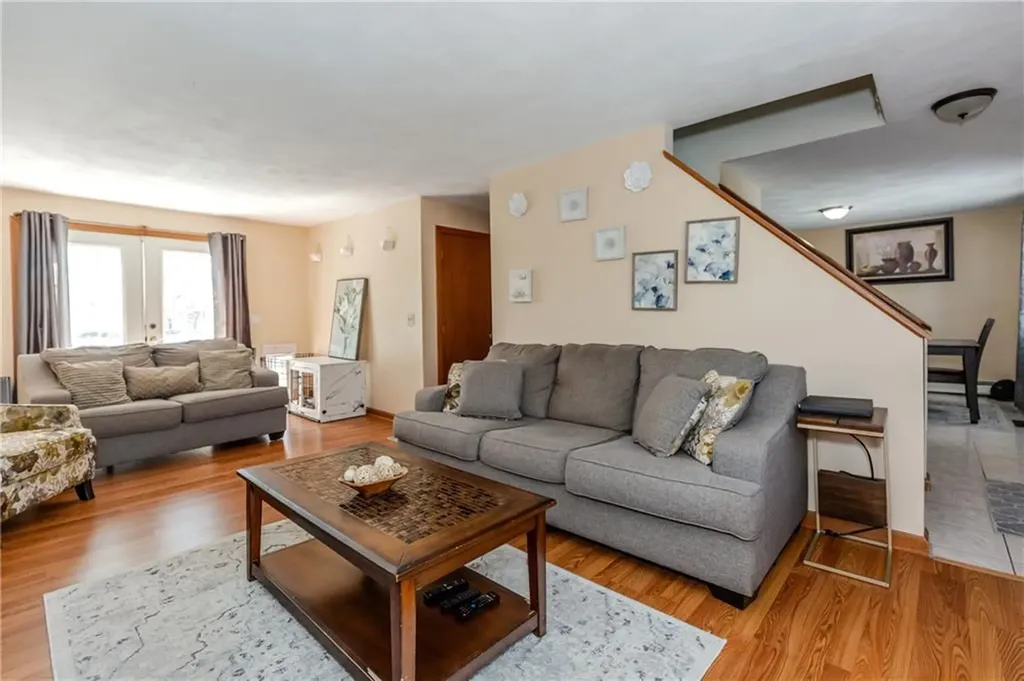 23 Oak Grove Boulevard North Providence RI 02911