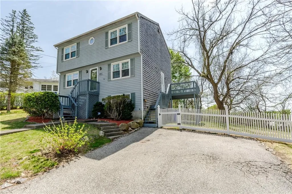 23 Oak Grove Boulevard North Providence RI 02911