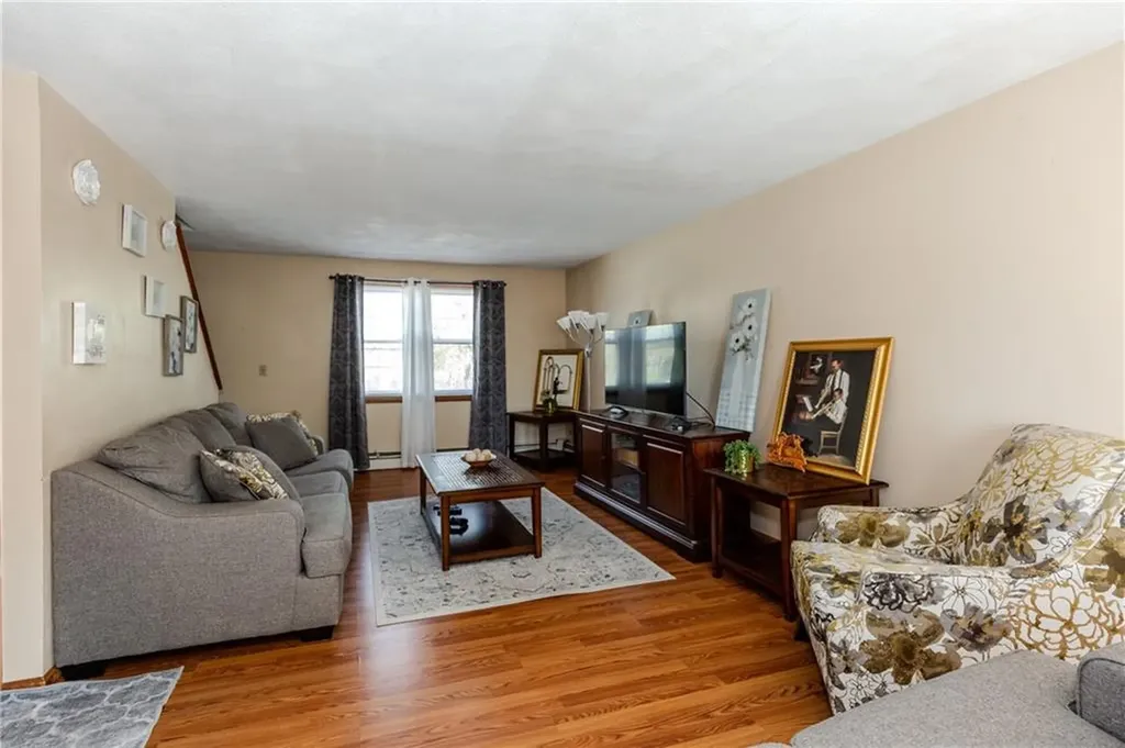 23 Oak Grove Boulevard North Providence RI 02911