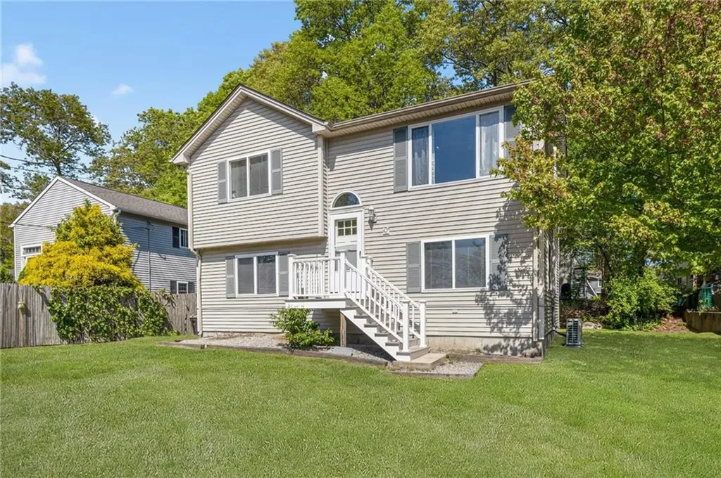 67 Meadowrue Trail Narragansett RI 02874