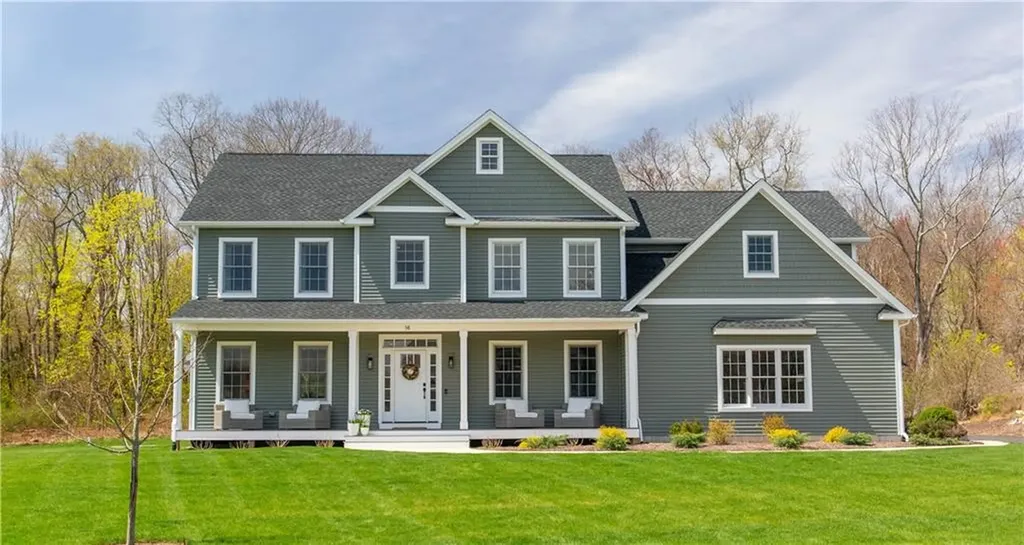 14 Sawmill Court East Greenwich RI 02818