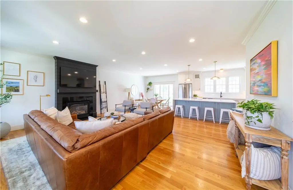 14 Sawmill Court East Greenwich RI 02818