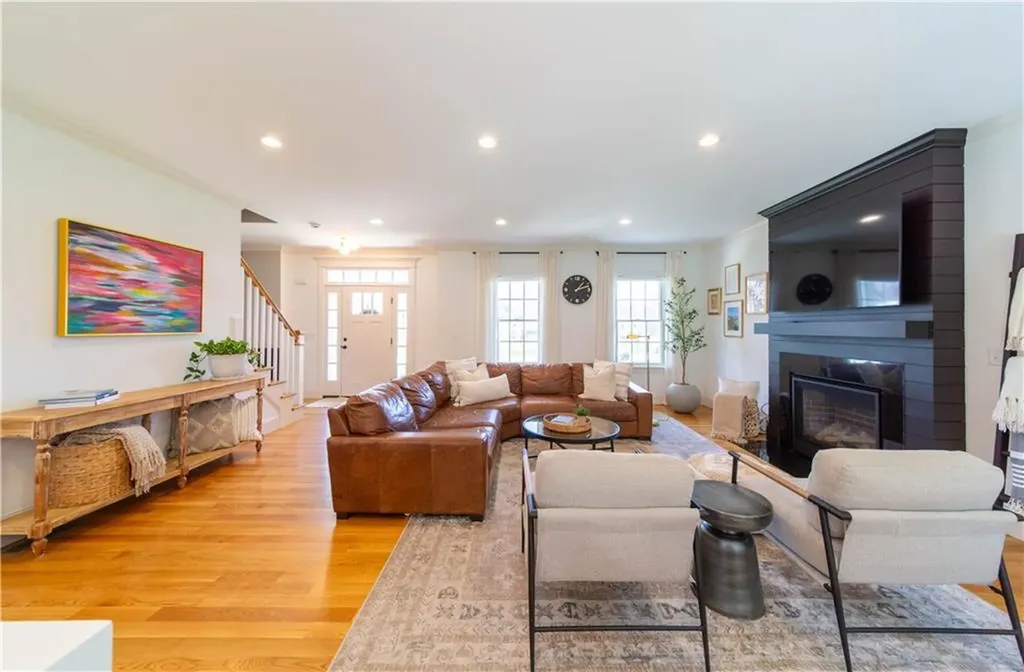 14 Sawmill Court East Greenwich RI 02818